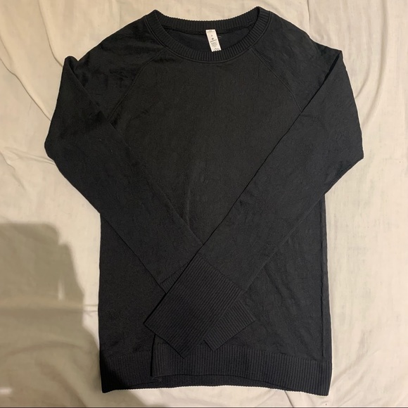 Lululemon (Women’s Long sleeve) - Picture 3 of 4